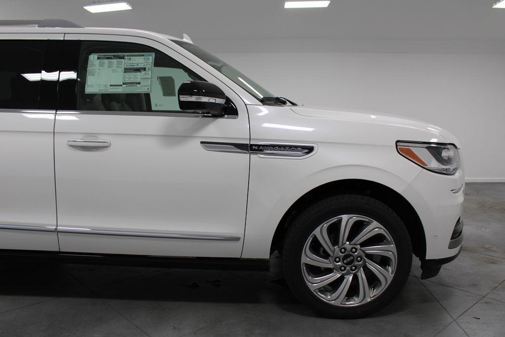 new 2024 Lincoln Navigator car, priced at $98,371