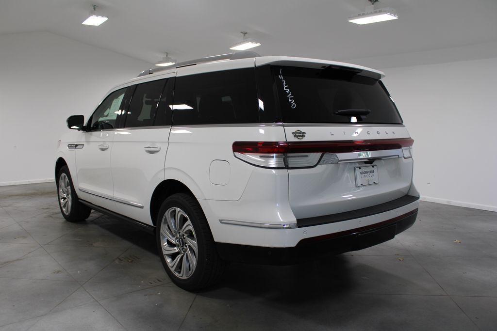 new 2024 Lincoln Navigator car, priced at $98,371