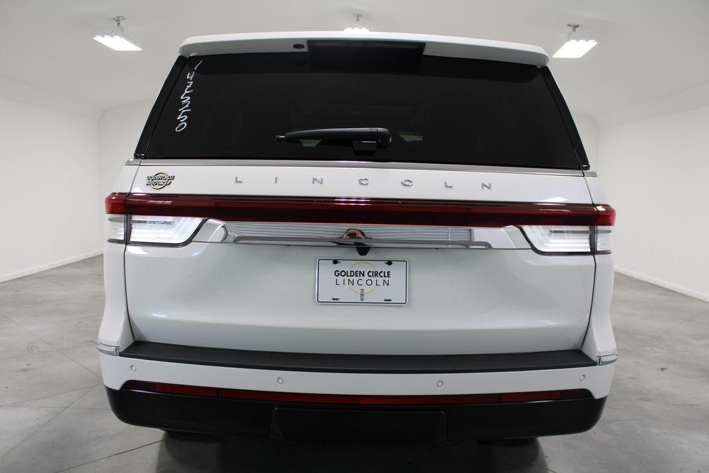 new 2024 Lincoln Navigator car, priced at $98,371