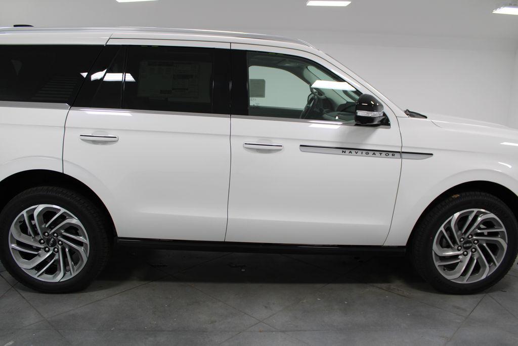 new 2025 Lincoln Navigator car, priced at $99,240