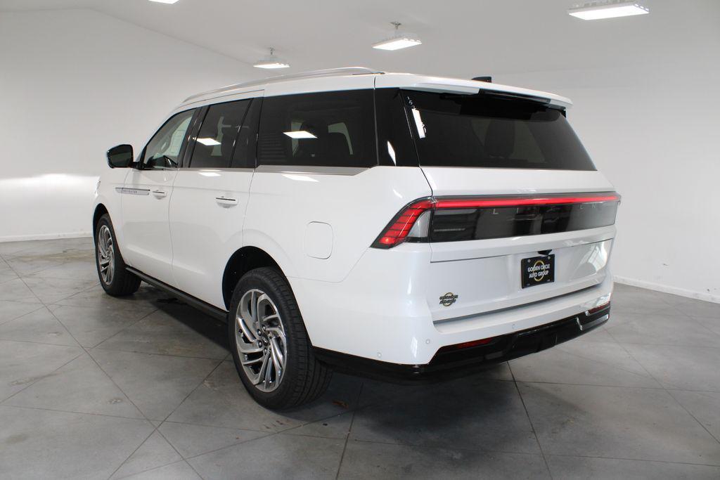 new 2025 Lincoln Navigator car, priced at $99,240