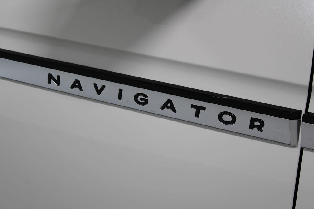 new 2025 Lincoln Navigator car, priced at $99,240