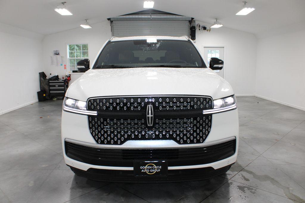 new 2025 Lincoln Navigator car, priced at $100,240