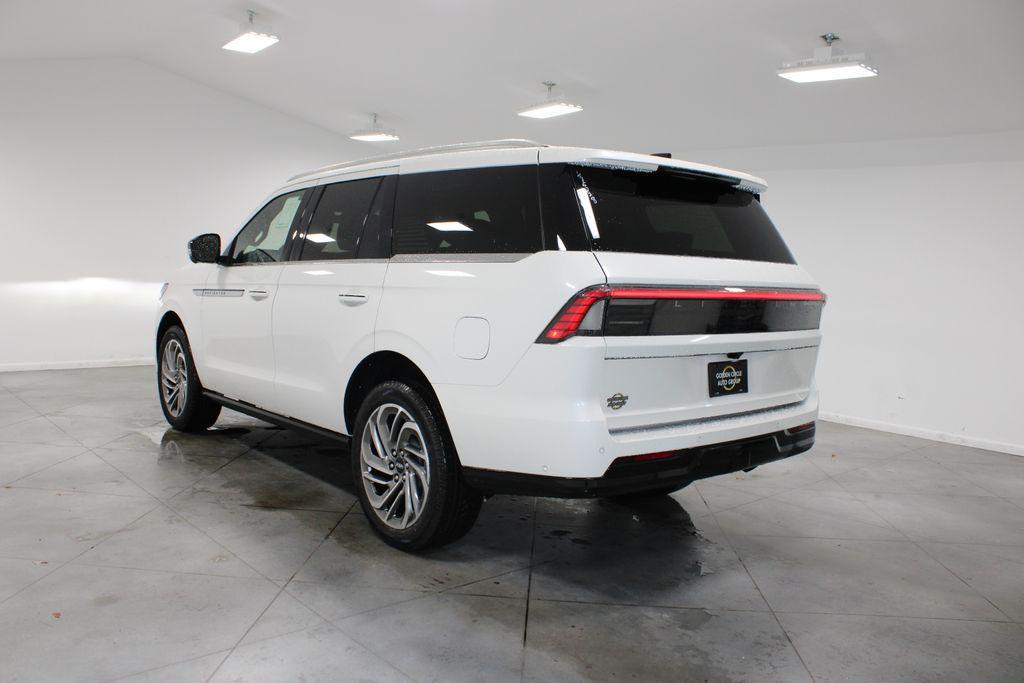 new 2025 Lincoln Navigator car, priced at $100,240