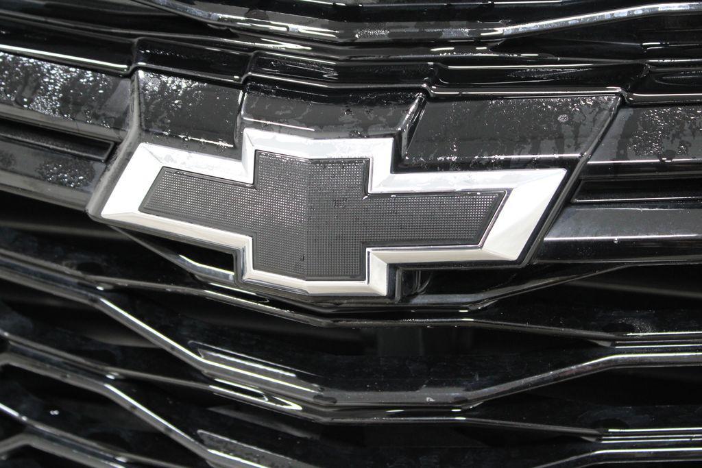 used 2024 Chevrolet Equinox car, priced at $26,000