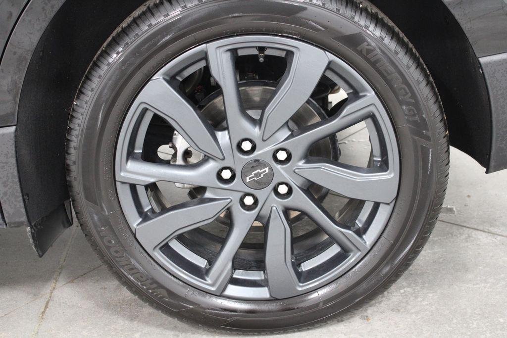 used 2024 Chevrolet Equinox car, priced at $26,000