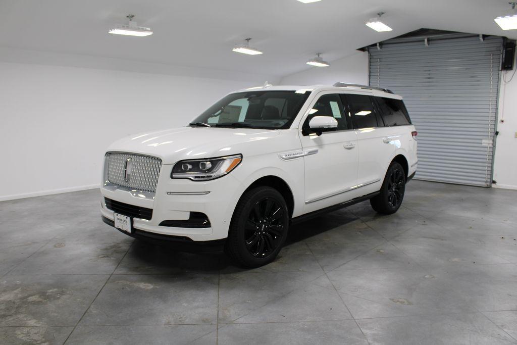 new 2024 Lincoln Navigator car, priced at $104,377