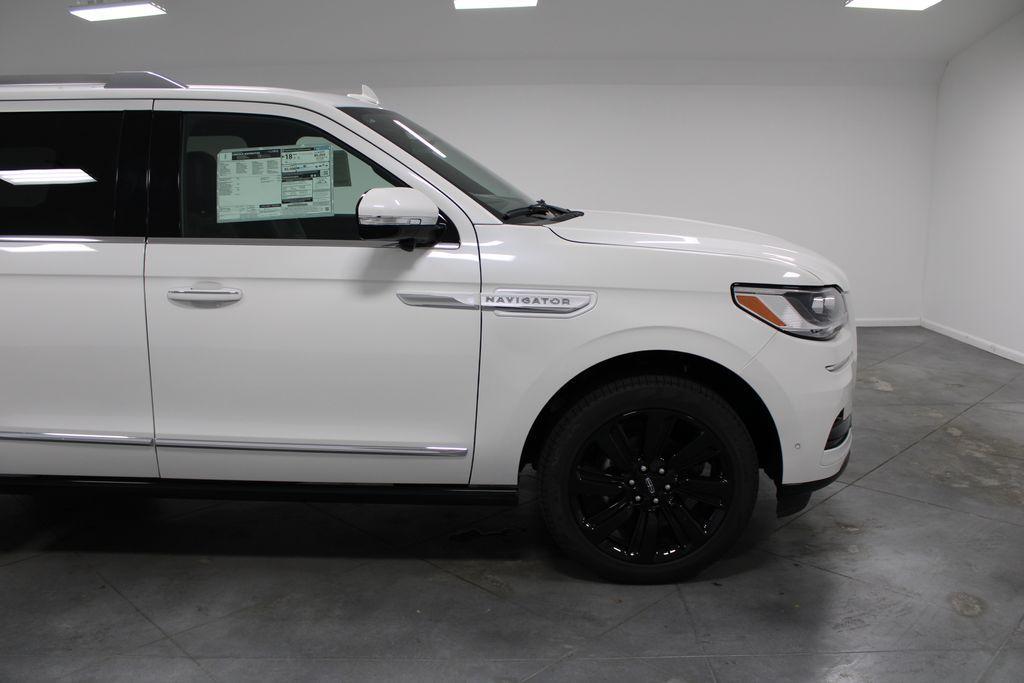 new 2024 Lincoln Navigator car, priced at $104,377