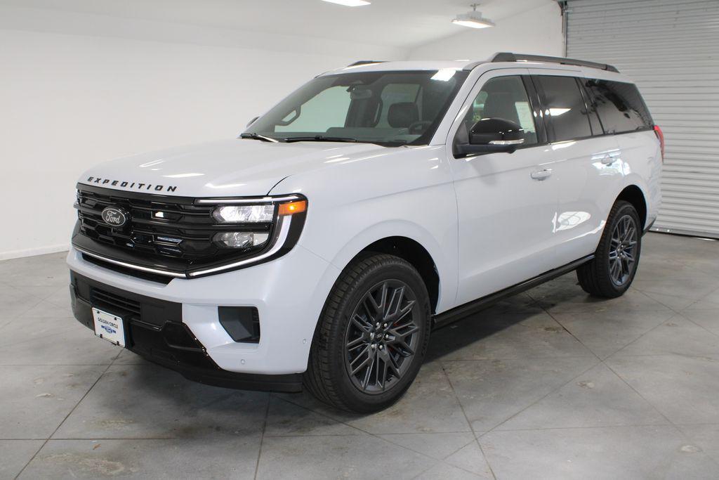 new 2025 Ford Expedition car, priced at $82,673