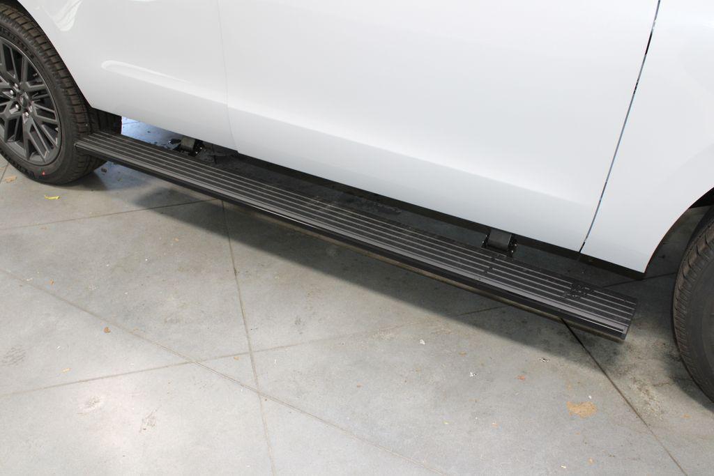 new 2025 Ford Expedition car, priced at $82,673