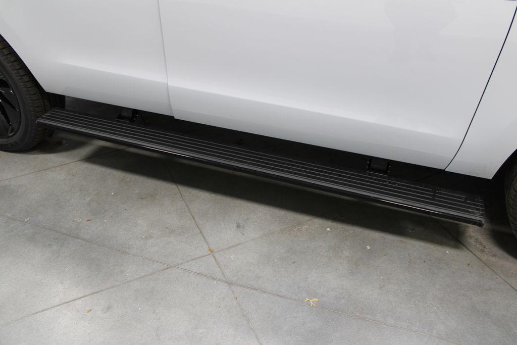 new 2025 Lincoln Navigator car, priced at $107,986