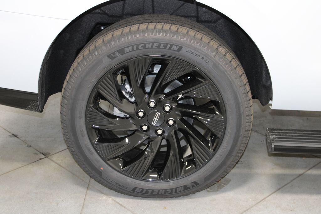 new 2025 Lincoln Navigator car, priced at $107,986