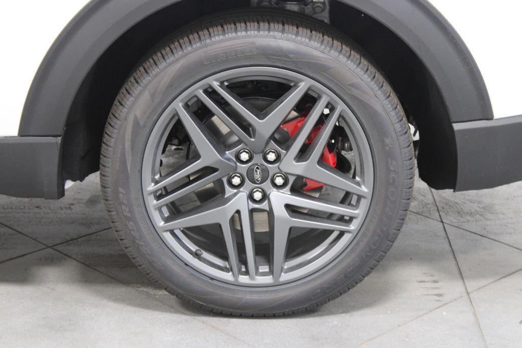 new 2025 Ford Explorer car, priced at $55,867