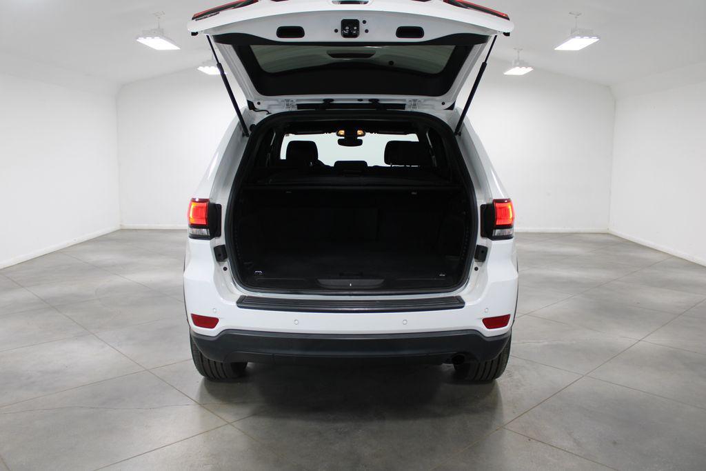 used 2017 Jeep Grand Cherokee car, priced at $11,118