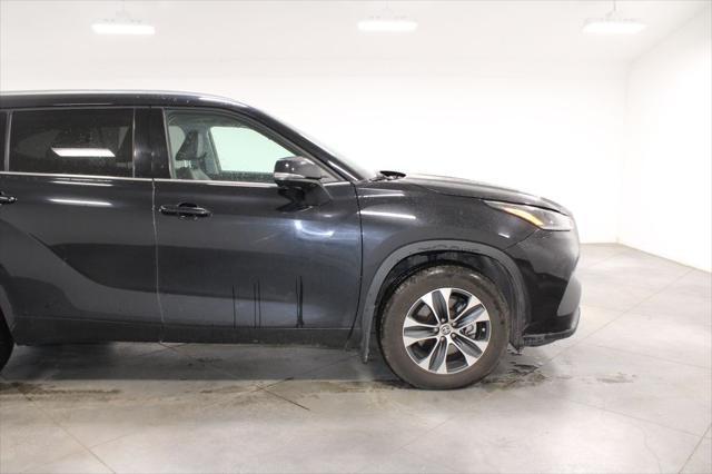 used 2021 Toyota Highlander car, priced at $31,581