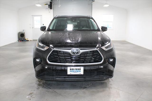 used 2021 Toyota Highlander car, priced at $31,581