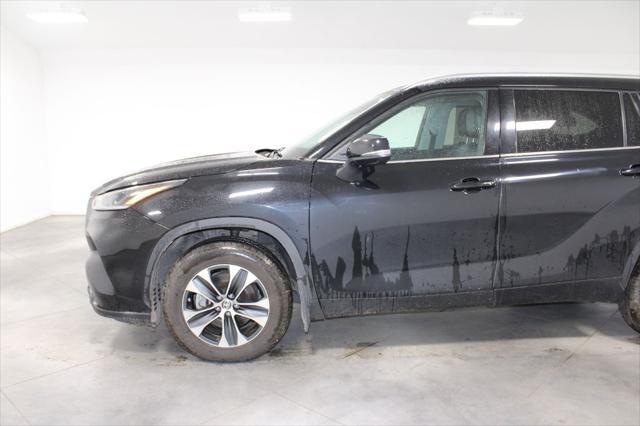 used 2021 Toyota Highlander car, priced at $31,581