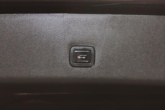 used 2022 Chevrolet Traverse car, priced at $27,248