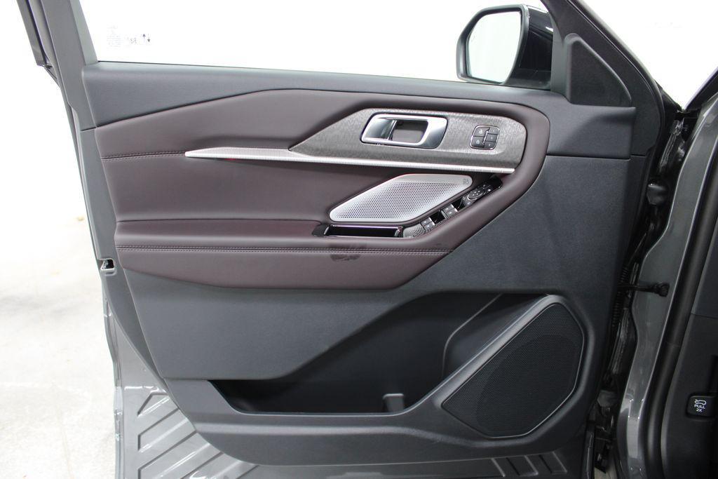 new 2025 Ford Explorer car, priced at $50,935