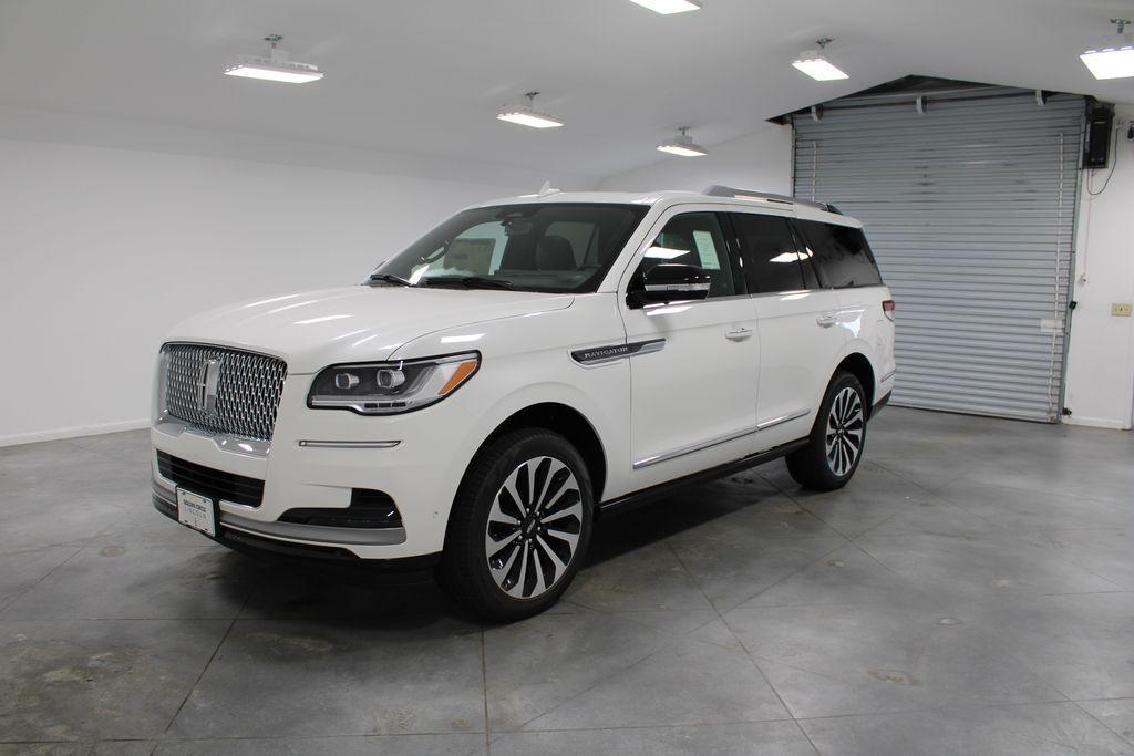 new 2024 Lincoln Navigator car, priced at $102,476