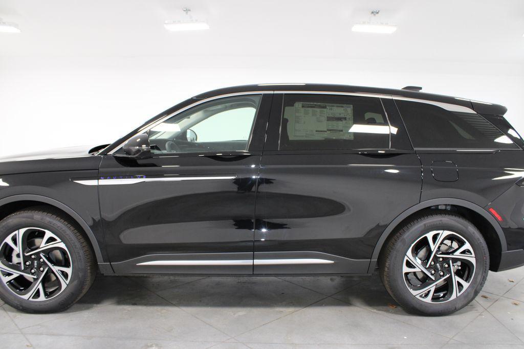 new 2025 Lincoln Nautilus car, priced at $58,099