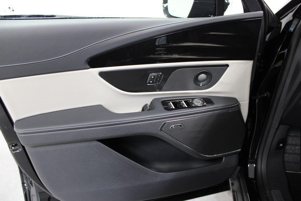 new 2025 Lincoln Nautilus car, priced at $58,099