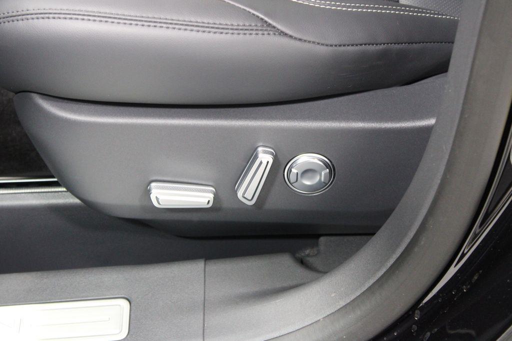new 2025 Lincoln Nautilus car, priced at $58,099
