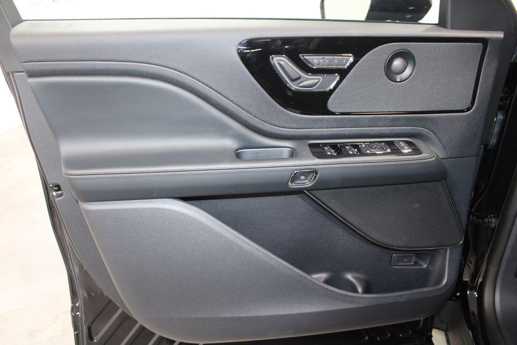 new 2025 Lincoln Aviator car, priced at $64,392