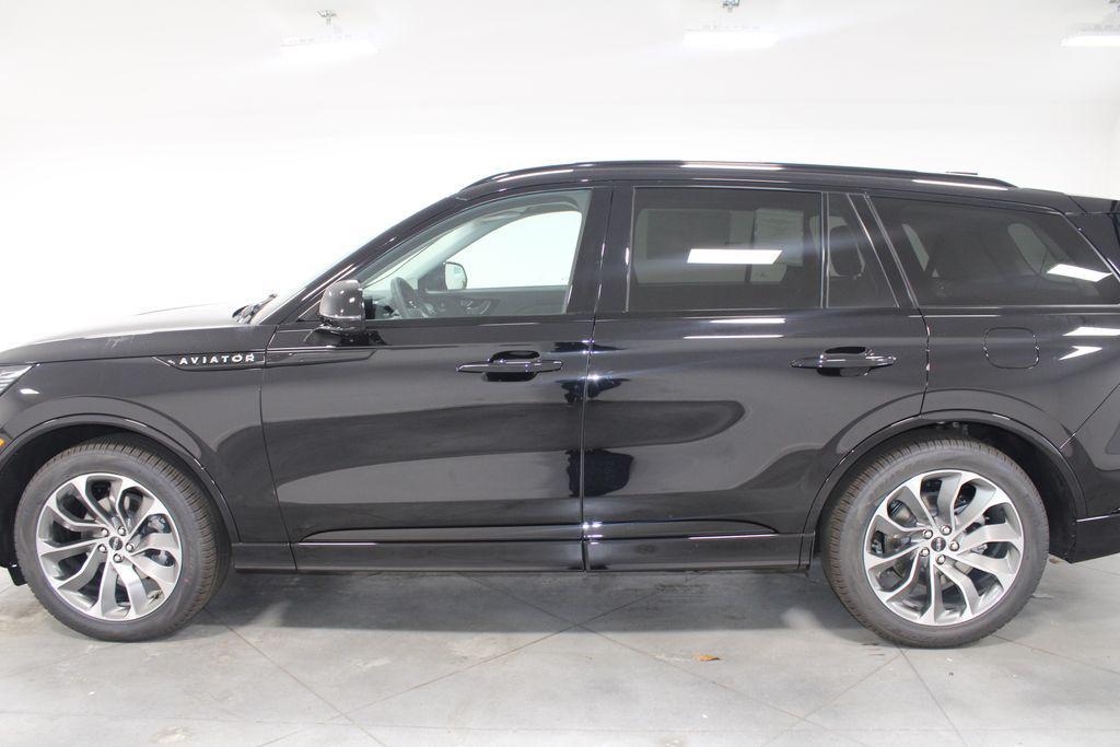 new 2025 Lincoln Aviator car, priced at $64,392