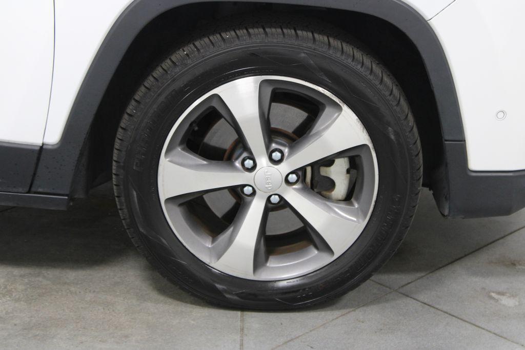 used 2021 Jeep Cherokee car, priced at $16,348