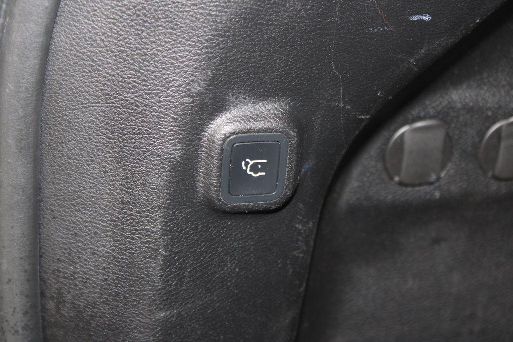 used 2021 Jeep Cherokee car, priced at $16,348