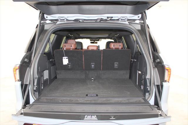 new 2025 Lincoln Navigator car, priced at $103,811