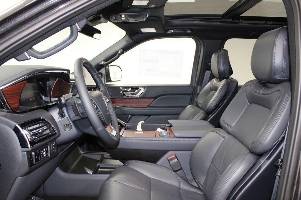 new 2024 Lincoln Navigator car, priced at $83,510