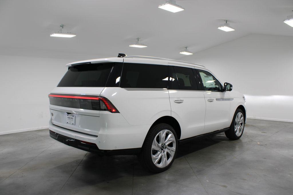 new 2025 Lincoln Navigator car, priced at $103,602