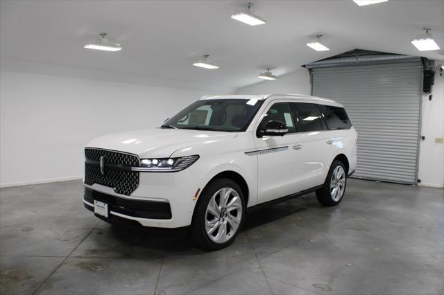 new 2025 Lincoln Navigator car, priced at $107,964