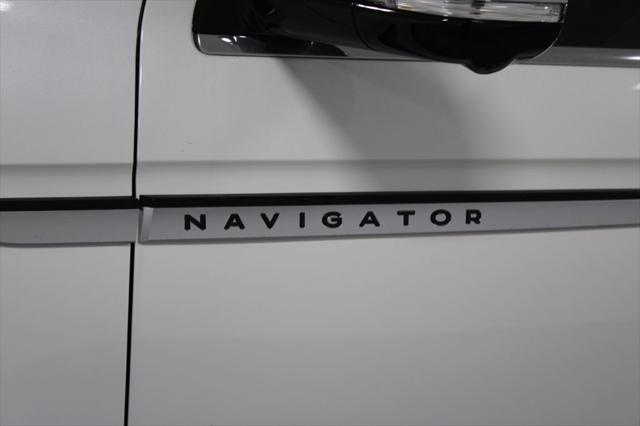 new 2025 Lincoln Navigator car, priced at $104,693