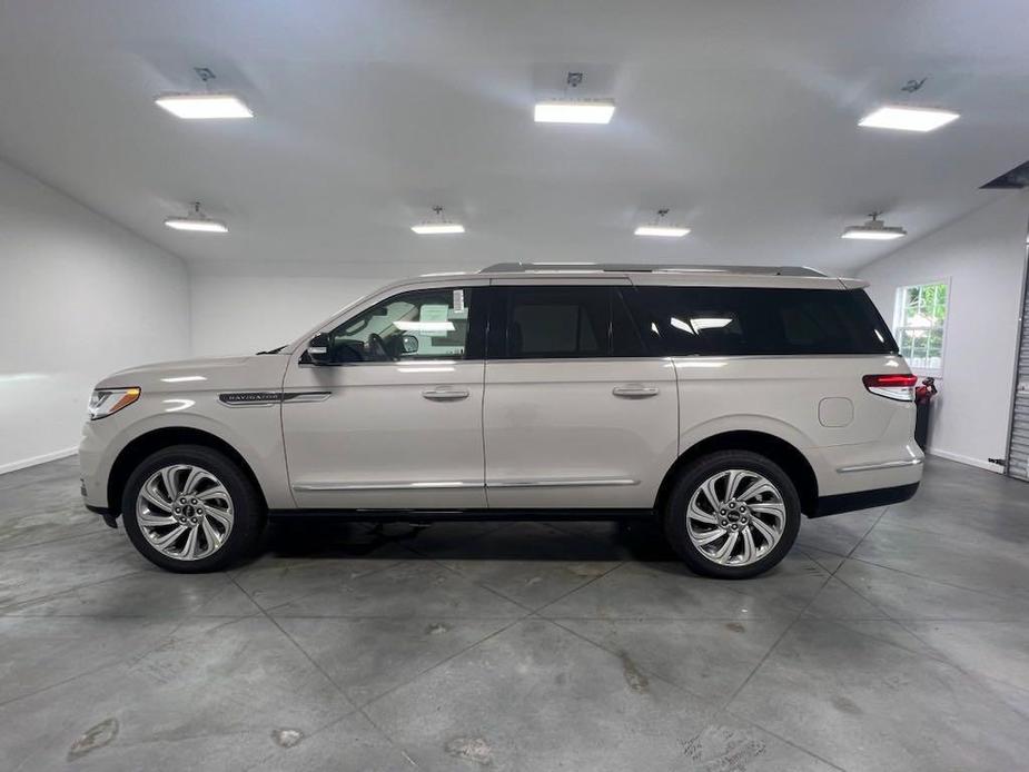 new 2024 Lincoln Navigator L car, priced at $100,981