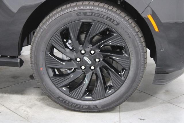 new 2025 Lincoln Navigator car, priced at $103,576