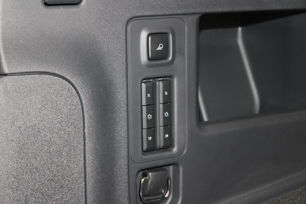 new 2025 Lincoln Navigator car, priced at $101,182