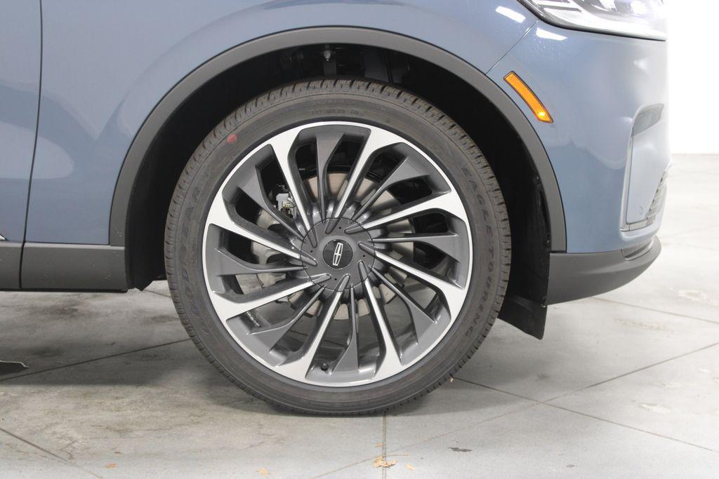 new 2025 Lincoln Aviator car, priced at $70,297