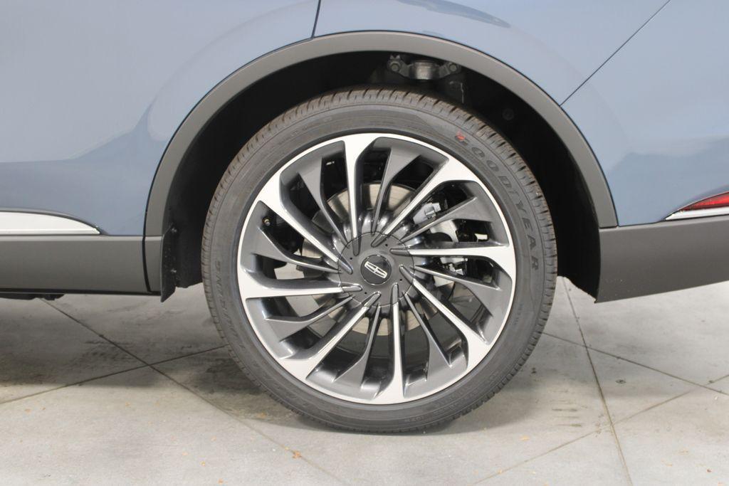 new 2025 Lincoln Aviator car, priced at $70,297