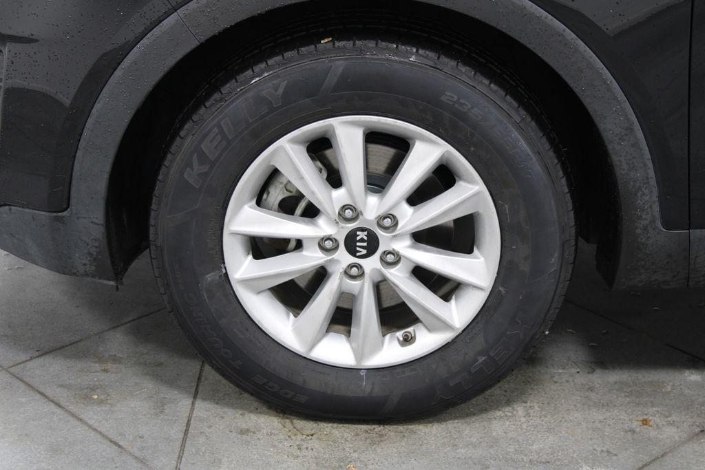 used 2019 Kia Sorento car, priced at $9,658