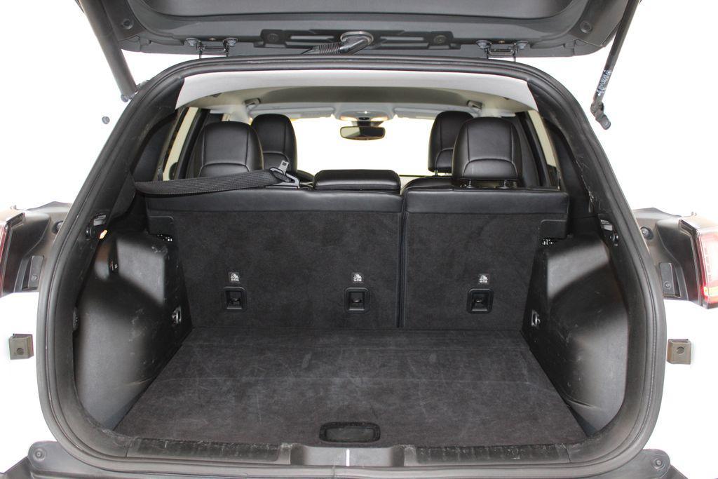 used 2023 Jeep Cherokee car, priced at $23,718