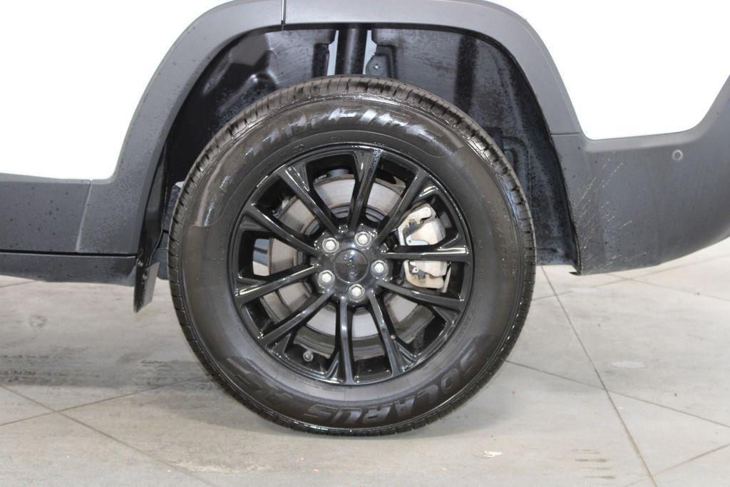 used 2023 Jeep Cherokee car, priced at $23,718