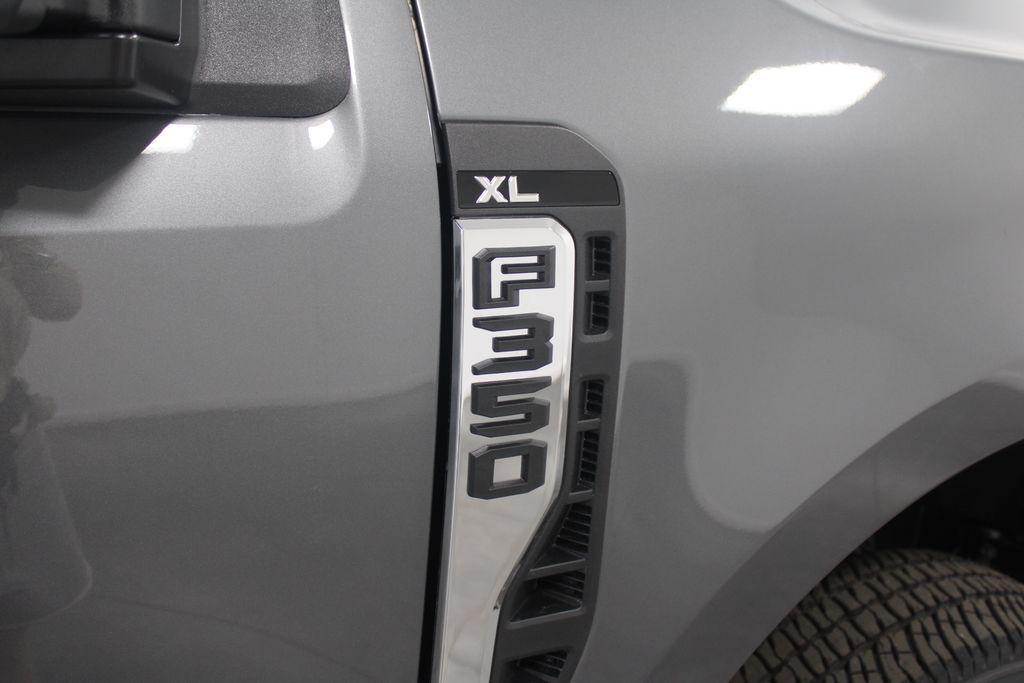 new 2025 Ford F-350 car, priced at $65,322
