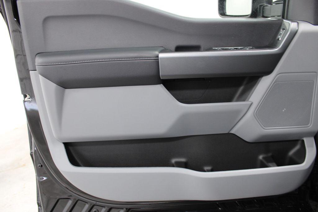 new 2025 Ford F-250 car, priced at $66,598
