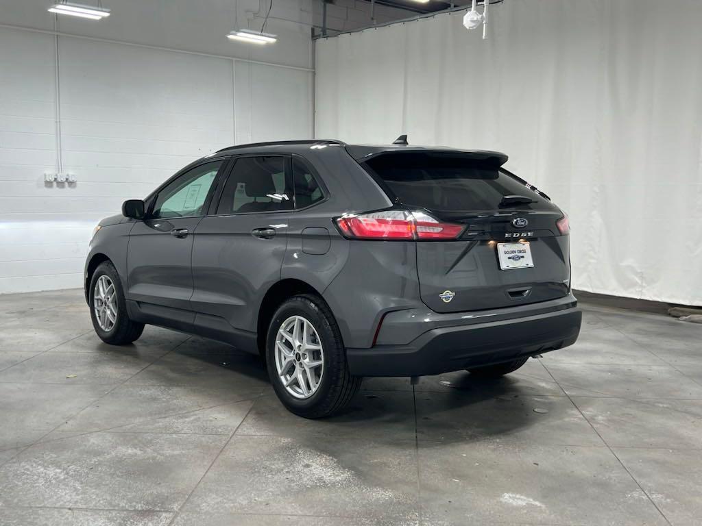 new 2024 Ford Edge car, priced at $29,995