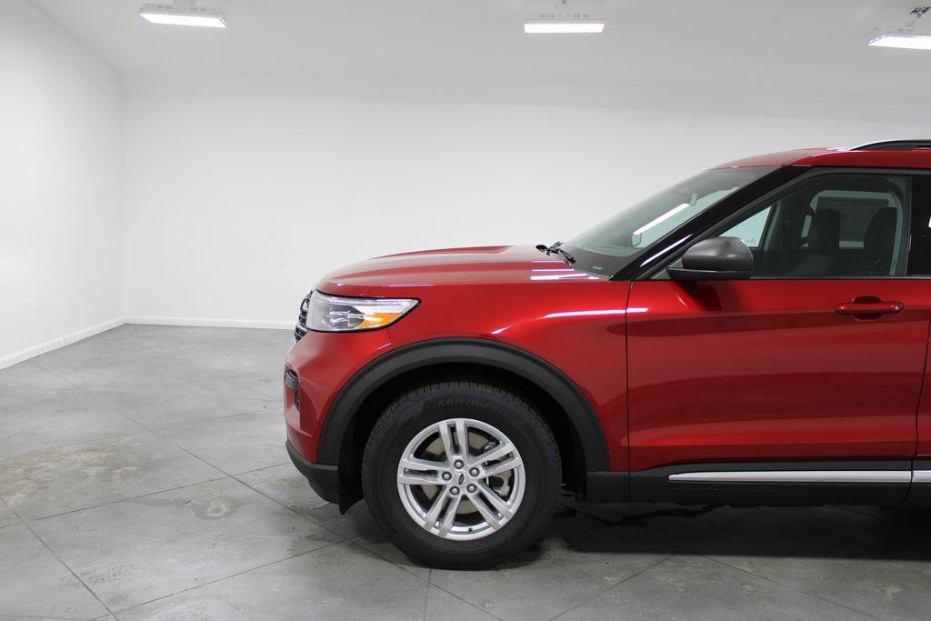 new 2024 Ford Explorer car, priced at $39,827