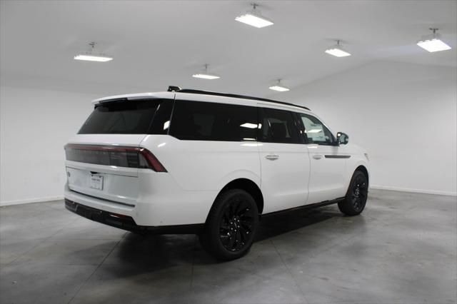new 2025 Lincoln Navigator car, priced at $110,930