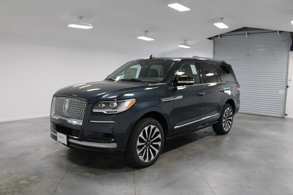 new 2024 Lincoln Navigator car, priced at $99,306